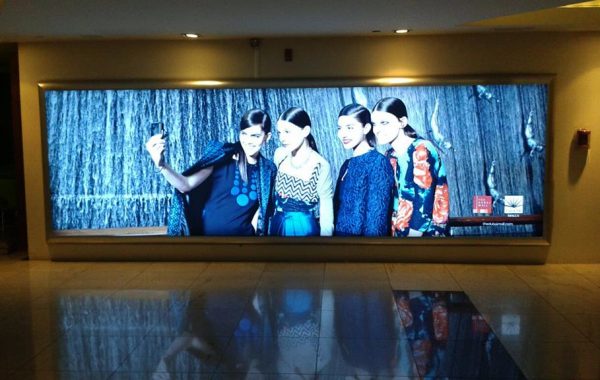 Dubai Mall Metrolink Light Boxes